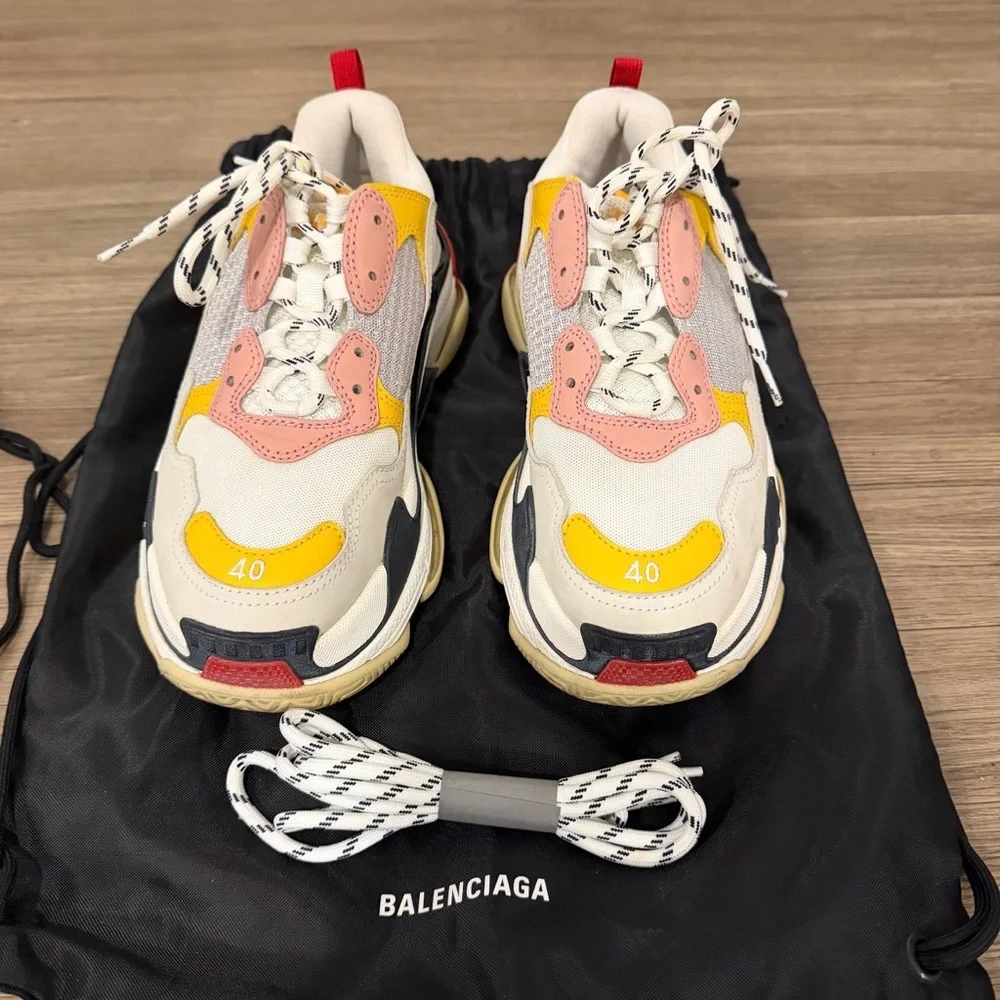 Balenciaga Triple S sneakers - Picture 10 of 10